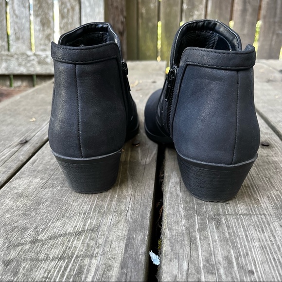 Soda Chance Black Perforated Cut Out Stacked Block Heel Ankle Booties Shoes Sz 7 - Picture 4 of 13
